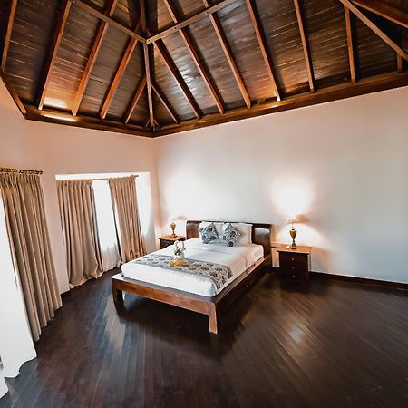 Royal Regantris Villa Karang Gili Air Esterno foto